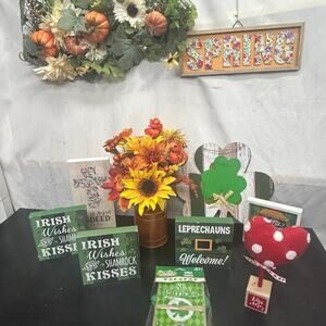 Holiday home decor lot